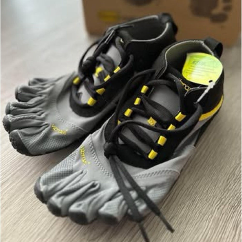 Vibram Fivefingers V Trek Women’s 8.5-9 Trail Hiking Shoes
